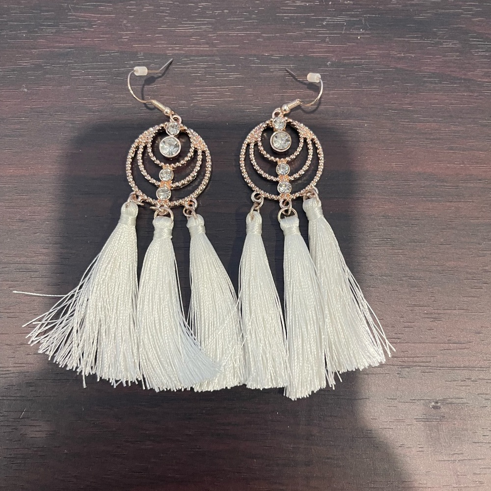4 Random Earrings